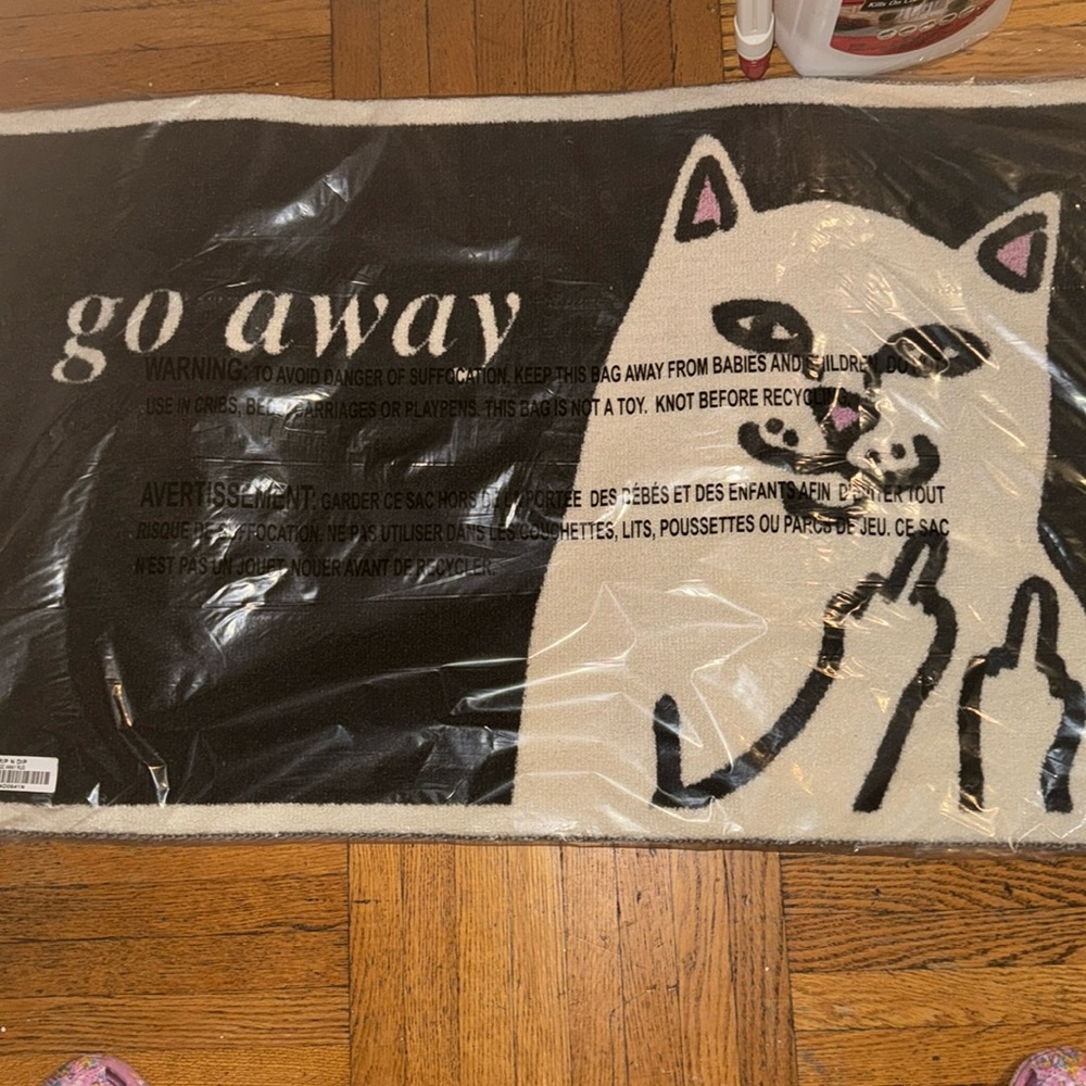 RIP N DIP Go away rug